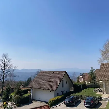 Počitniška hiša Cozzy Near Ljubljana *